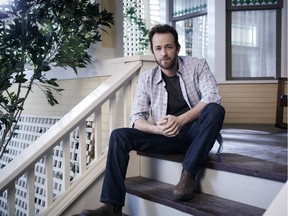Luke Perry (as Fred Andrews)