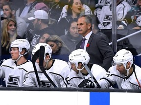 Willie Desjardins behind the bench of the Los Angeles Kings during a Nov. 6, 2018 NHL game against the Anaheim Ducks.