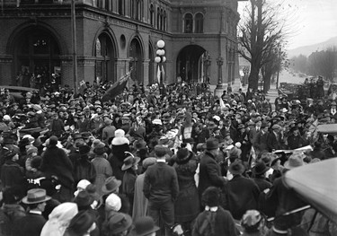 Nov. 11, 1918: Armistice Day crowd outside Hotel Vancouver.