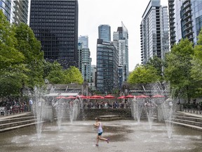 Environment and Climate Change Canada is forecasting a mix of sun and cloud and warm temperatures on the weekend.