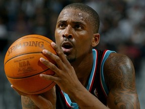 Lorenzen Wright of the Memphis Grizzlies shoots a free throw during Game One of the Western Conference Quarterfinals against the San Antonio Spurs at the SBC Center on April 17, 2004 in San Antonio, Texas. (Ronald Martinez/Getty Images)