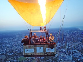 Global Ballooning takes guests hot air ballooning over Melbourne.