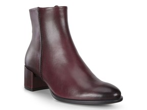 ECCO Shape 35 Block boot in Bordeaux. Handout.