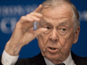 File photo taken on April 19, 2011 shows BP Capitol founder T. Boone Pickens participating in a debate on U.S. energy policy at the National Press Club in Washington.