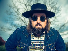 Dan Moxon of Bend Sinister is on tour supporting his new solo album Lounge Singer.