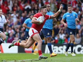 DTH van der Merwe roaring over the line to score a try against Italy at the 2015 Rugby World Cup.