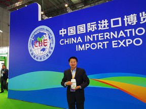 David Tan is the president and CEO of Sunnylife, which offers complete solution to wholesale, private label and OEM bee products and herbs. Tan attended the China International Import Expo (CIIE) in Shanghai and is seen here holding SunRiver Naturals Double Protein Powder.