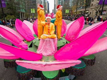 Falun Dafa was present during the Santa Claus Parade