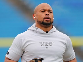 Buffalo Bills Lorenzo Alexander on the field before a game against the New York Jets at New Era Field on Dec. 29, 2019 in Orchard Park, N.Y. (Timothy T Ludwig/Getty Images)