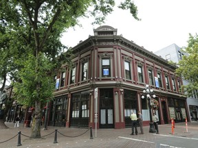Today the Alhambra Hotel is known as the Byrnes Block.