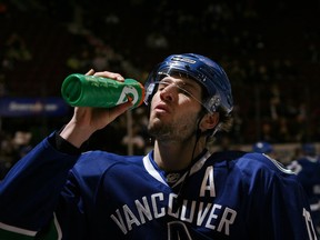 Canucks centre Ryan Kesler plays it cool during the pre-game skate before Vancouver's 3-0 shutout win over the visiting St. Louis Blues on March 19, 2009 — the Canucks' 11th straight win at home.