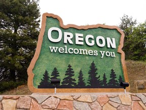 Oregon State Welcome Sign Interstate 5 Northbound Transportation