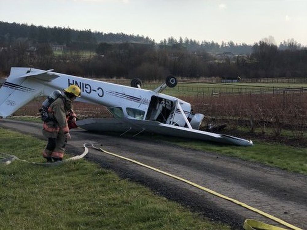 Two injured in airplane crash in Saanich Vancouver Sun