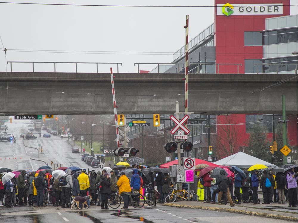 LIVE: Anti-pipeline Rally Closes East Vancouver Intersections ...