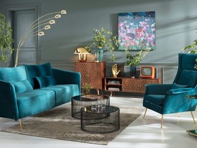 Vegas sofa in turquoise by KARE design.