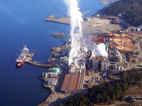 Aerial view of Nanaimo-area Harmac pulp mill, pictured in 2008.