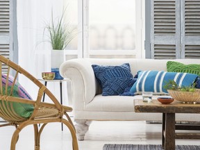 This beautiful living room by Amara Home perfectly captures the summer vibe.