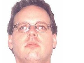 Stephen Anthony Polnac - 39 year old white male. 5'9", 188 lbs. with brown hair and green eyes. He is wanted on immigration charges. [PNG Merlin Archive]
