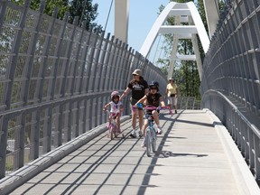 Tynehead cycling and pedestrian overpass in Surrey.