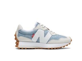 Levi's x New Balance 327.