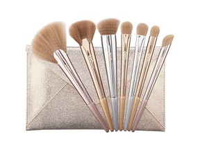 Quo Merry Metallics Brush Set.