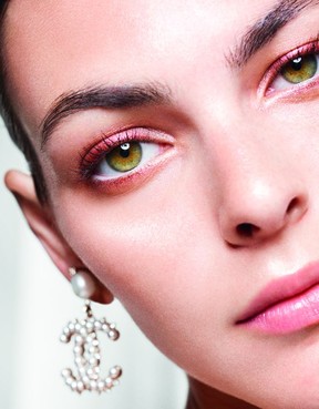 Chanel makeup artist dishes on the biggest beauty trend for spring