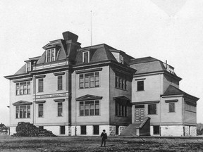 Admiral Seymour school was built on Boundary Road between Keefer and Harris streets in 1900. Boundary is now Glen Drive, and Harris is East Georgia. This photo shows the building in 1902. A second school building was built in front of this one in 1907, but this one still exists in back.