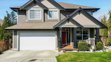 This Maple Ridge family home was listed for  $1,418,000 and sold for  $1,420,000 — in less than one week.