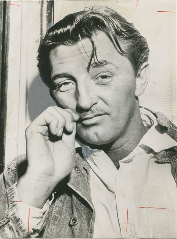 Week in History: 1948: Robert Mitchum busted at 'reefer resort' in LA ...