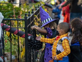 For children with food allergies and their parents, trick-or-treating can be stressful.