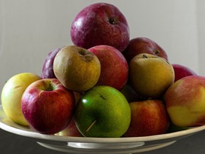 Apples, in all their variations, can be used in a sweet or savoury manner.