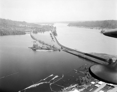 1948 Fraser River Flood - Ruskin - An aerial shot reveals damaged caused by flooding. 1948. Vancouver Sun.