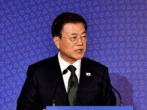 President Moon Jae-in has denied that more women in the police force is a problem. "This is not about whether it was a male or a female officer, but about the basic attitude of officers at the scene."