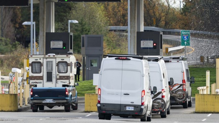 Police urge long weekend travellers to check border times before hitting the road