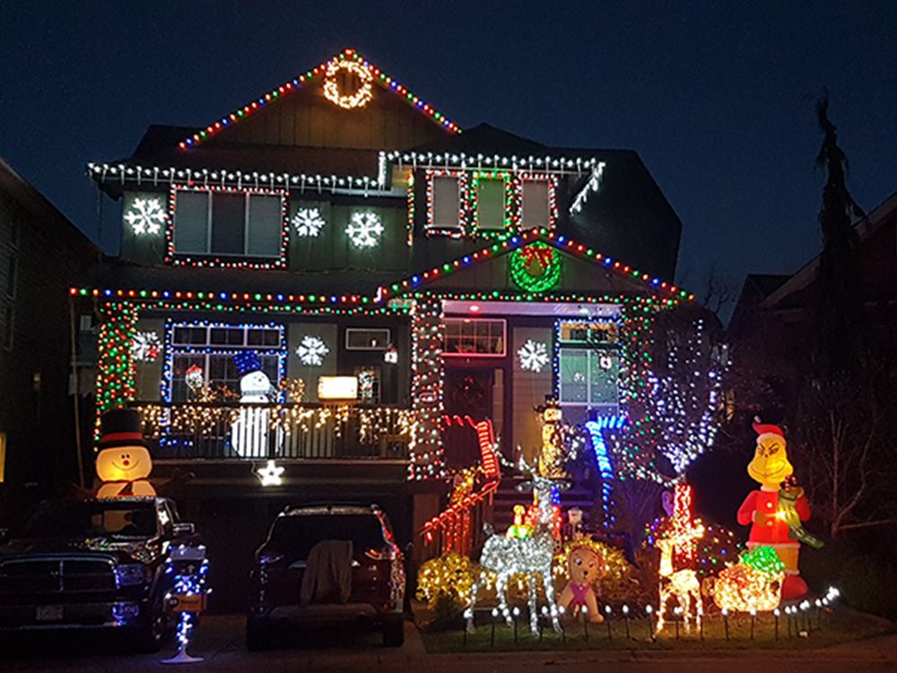 Neighbors surprise family, making sure their Christmas lights keep