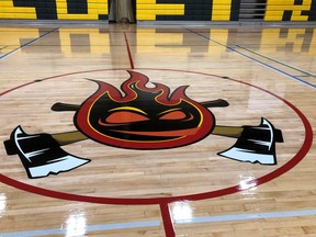 Eine High School in BC zieht ihr Logo und ihren Maskottchennamen zurück