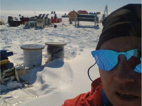 Der kanadische Klimaforscher David Holland auf dem Dotson-Schelfeis in der Antarktis.