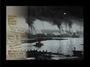Industrieschornsteine ​​und Brenner spucken 1939 rund um Vancouvers False Creek Rauch in die Luft.