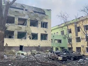 Mariupol maternity hospital destroyed in airstrike.