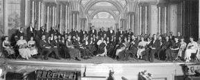 Vancouver Symphony Orchestra auf der Bühne im Orpheum Theatre (761 Granville Street) Vancouver BC, 25. April 1920. Stuart Thomson/Vancouver Archives AM1535-: CVA 99-5311