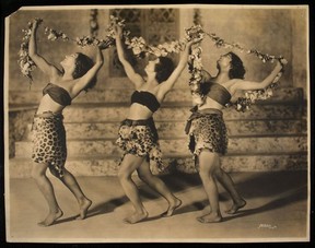 Marion Morgan Tänzer in Helena von Troja, 1922-23.  Digitale Sammlungen der New York Public Library.