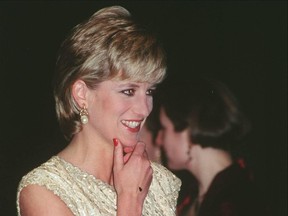Princess Diana - red nails - Avalon