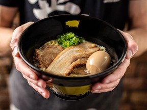 Ramen Chasu Babi di Ramen Kenton.  Foto: Tim McCoy.