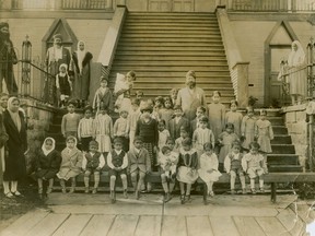 Group photo of children in front of the Vancouver 2nd Avenue Sikh Temple. South Asian Canadian Digital Archive, University of the Fraser Valley.