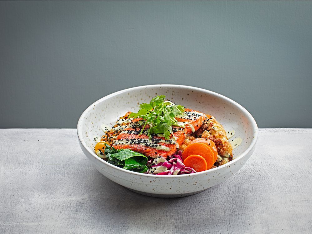 Cuisinart on Instagram: Quinoa Grain Bowl 🍚 A quick & easy weeknight  #dinneridea made with our 4 Cup Rice Cookerjust top with salmon & enjoy!