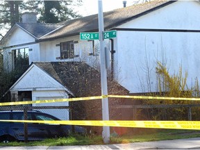 SRCMP besucht die 15262 24 Ave. nach einer Schießerei, die dazu führte, dass ein Mann am 6. April 2022 mit Schusswunden in Surrey, BC, ins Krankenhaus eingeliefert wurde.