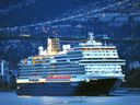 Le navire de croisière Koningsdam arrive à Vancouver à 7 h le 10 avril 2022.