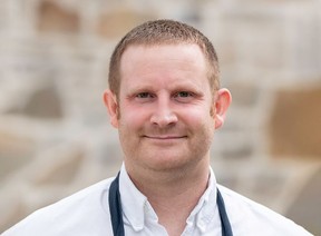 Neil Taylor es el jefe de cocina de Home Block en la bodega CedarCreek Estate cerca de Kelowna.