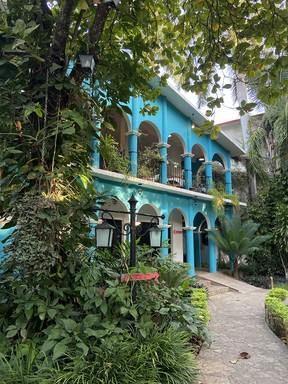With its green courtyard, Hotel La Ceiba offers visitors a pleasant stay in the city of Chiapa de Corzo. SUZANNE MORPHET