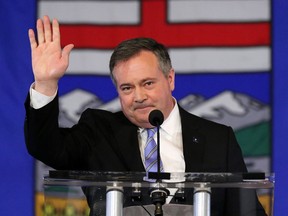 Der Premierminister von Alberta, Jason Kenney, antwortet auf die Ergebnisse der Führungsüberprüfung der United Conservative Party in Calgary am 18. Mai 2022.